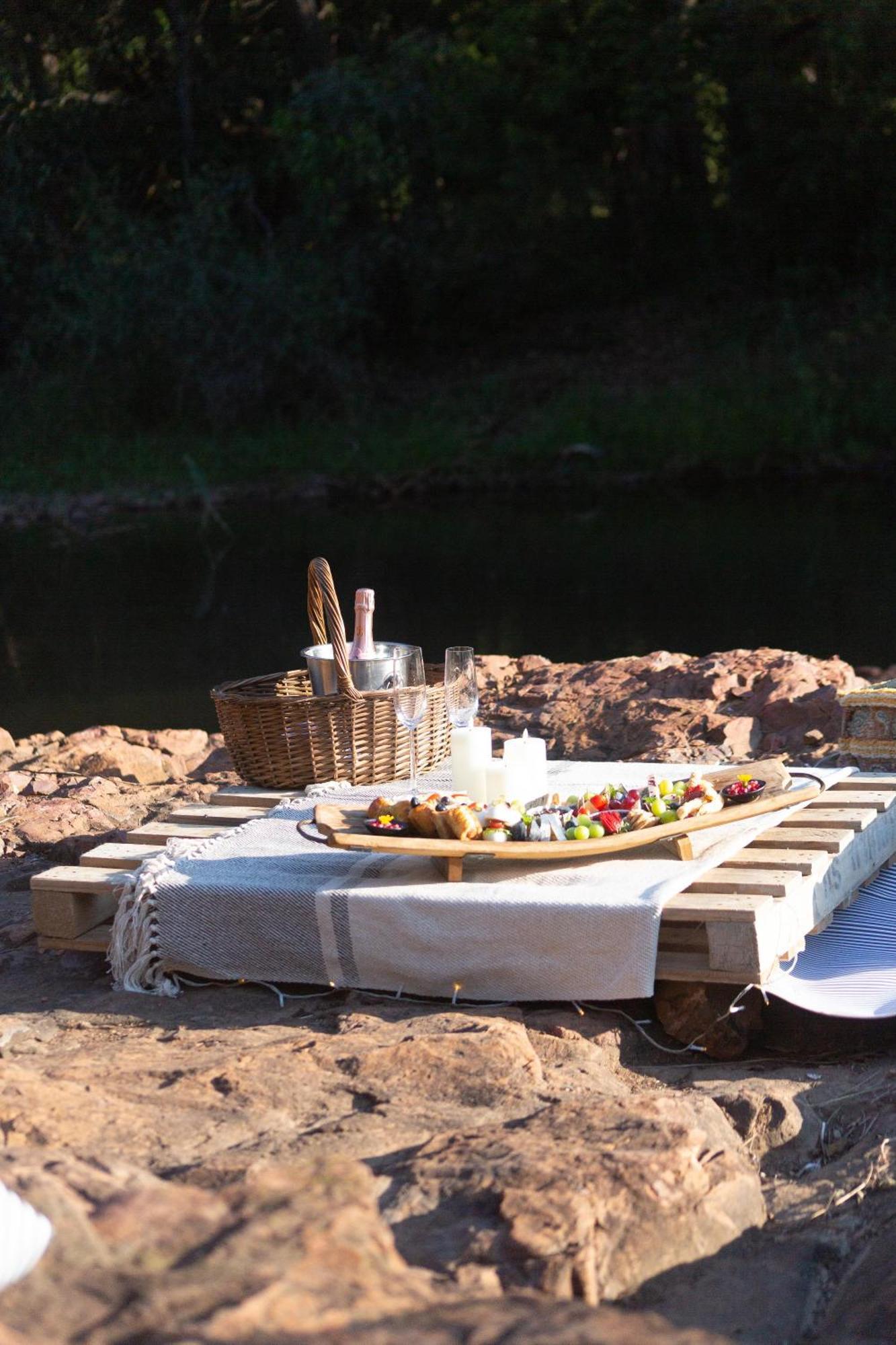 Rust de Winter Mologa River Lodge מראה חיצוני תמונה